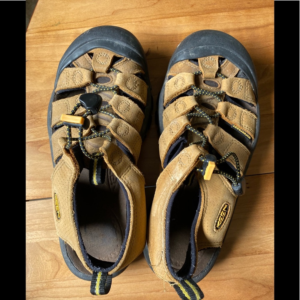 Keen leather sandal size 7.5